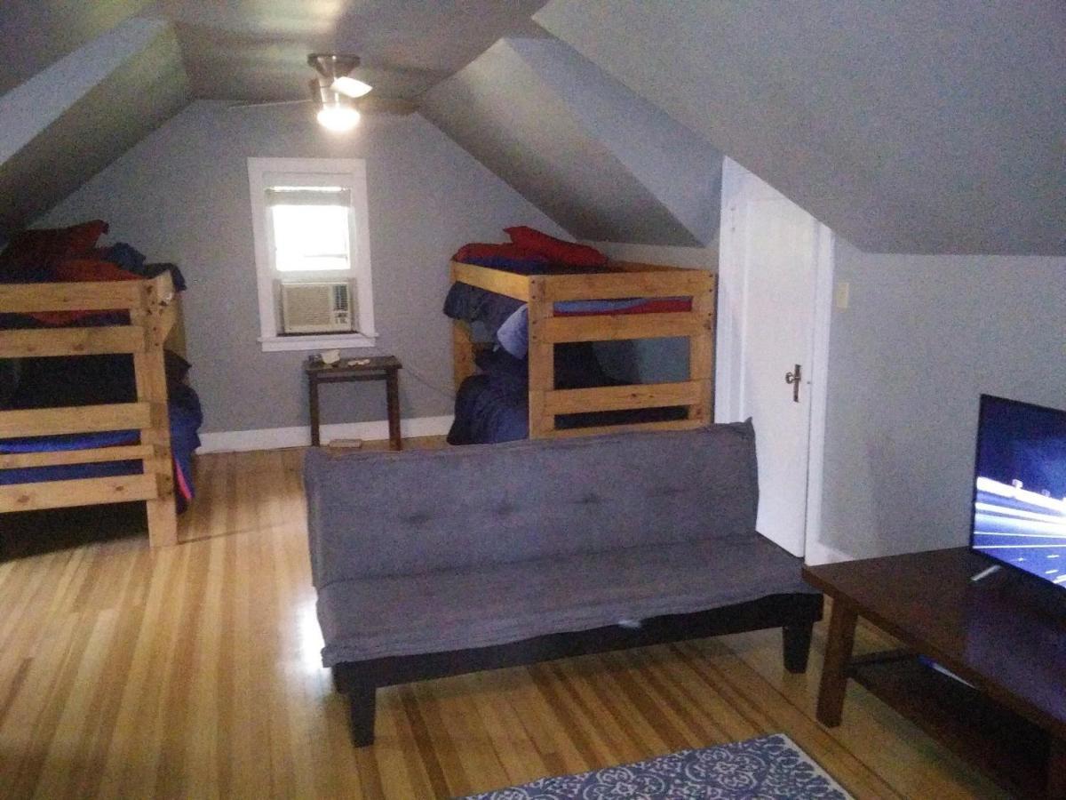 Historic Twin Tudors Inn Sioux Falls Bagian luar foto