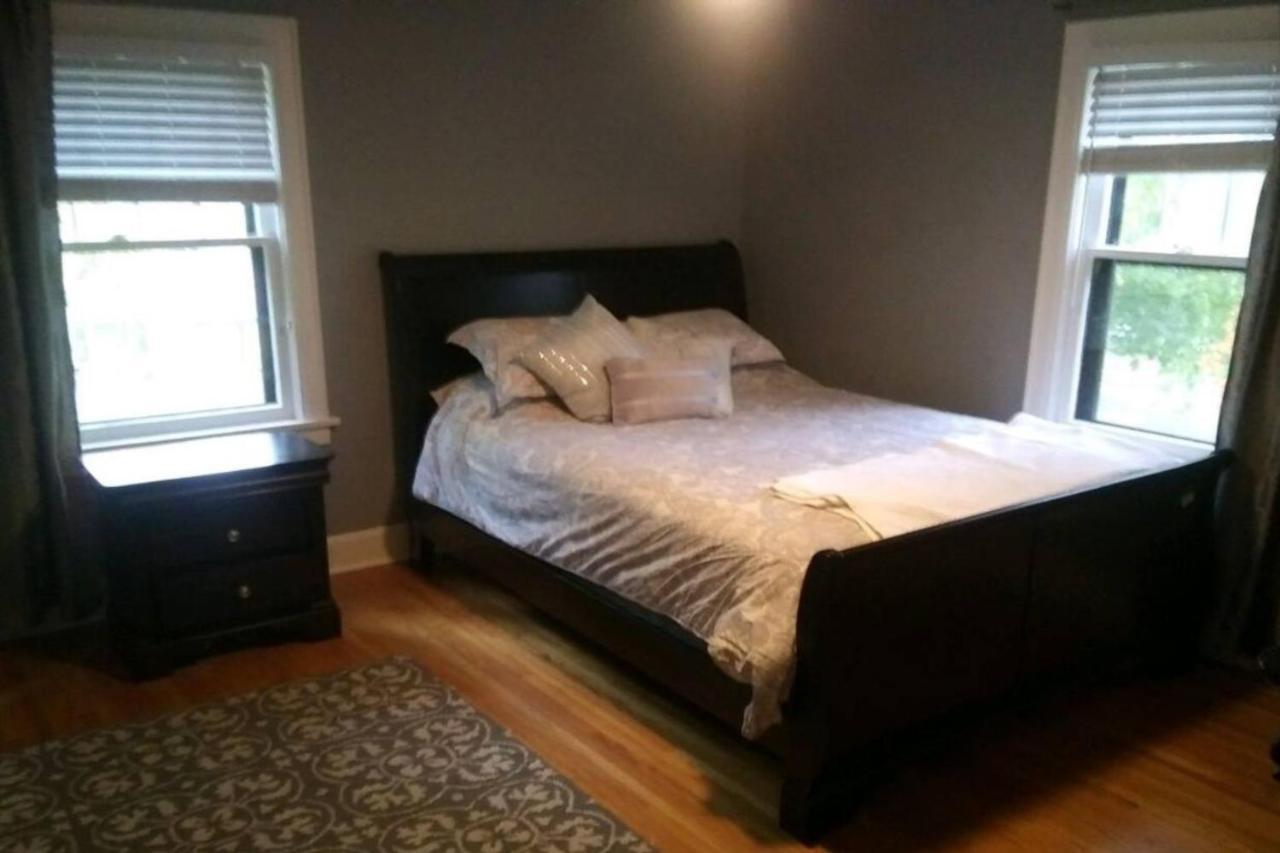 Historic Twin Tudors Inn Sioux Falls Bagian luar foto