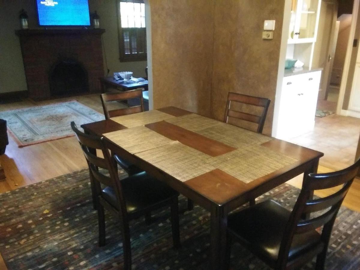Historic Twin Tudors Inn Sioux Falls Bagian luar foto