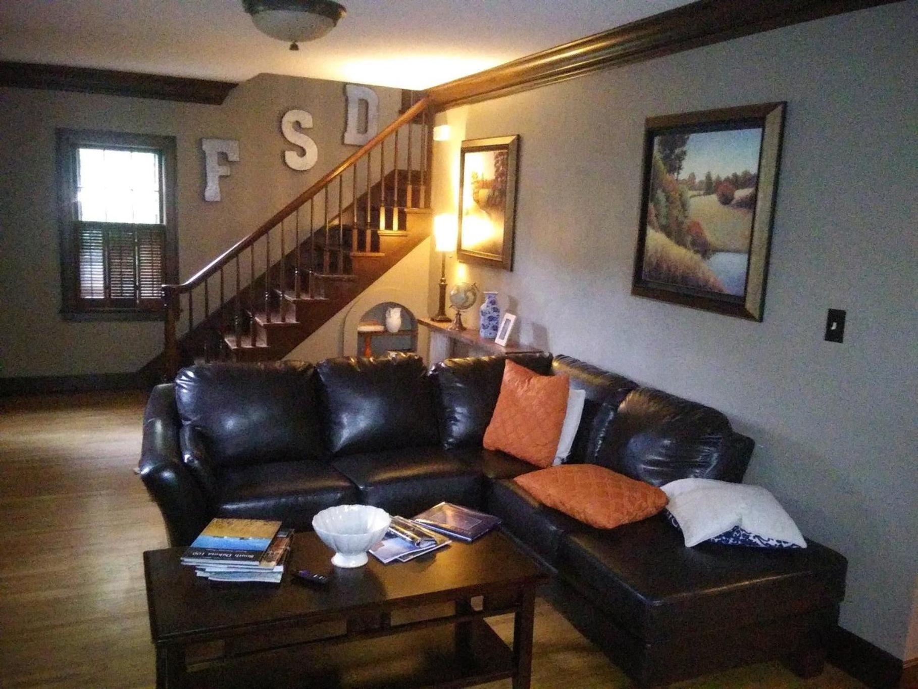 Historic Twin Tudors Inn Sioux Falls Bagian luar foto