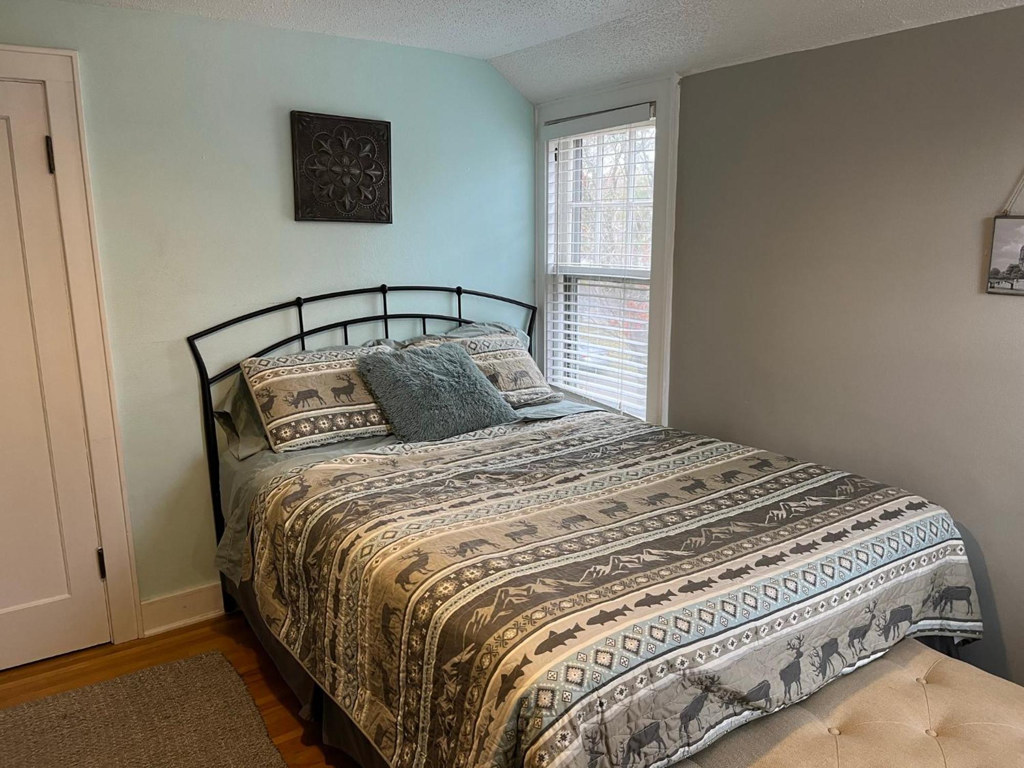 Historic Twin Tudors Inn Sioux Falls Bagian luar foto