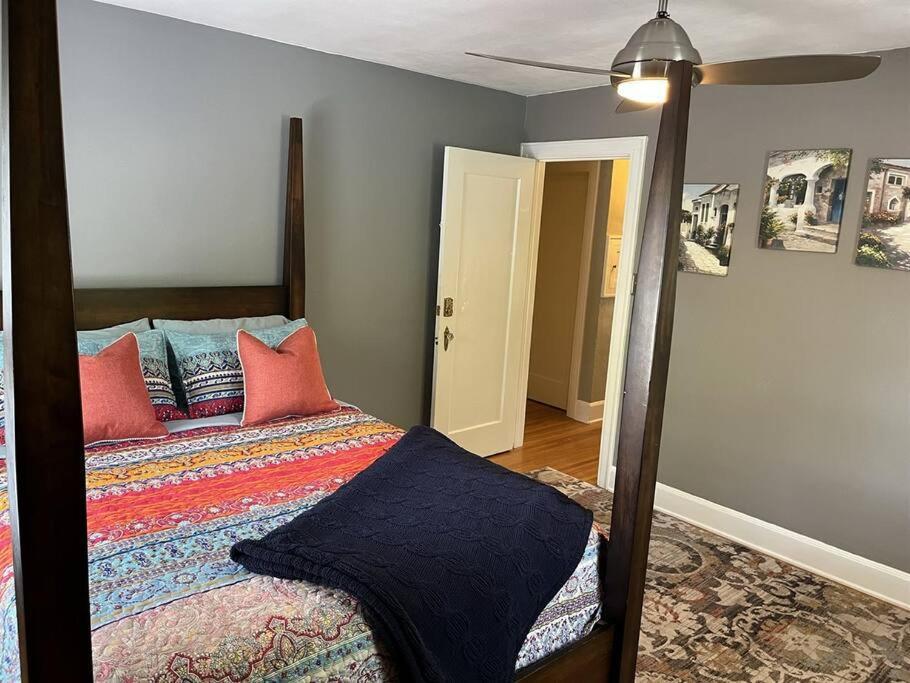 Historic Twin Tudors Inn Sioux Falls Bagian luar foto