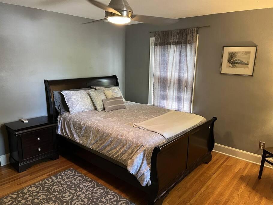 Historic Twin Tudors Inn Sioux Falls Bagian luar foto