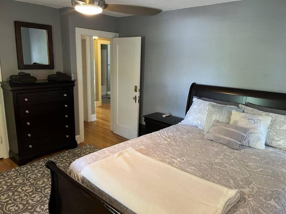Historic Twin Tudors Inn Sioux Falls Bagian luar foto