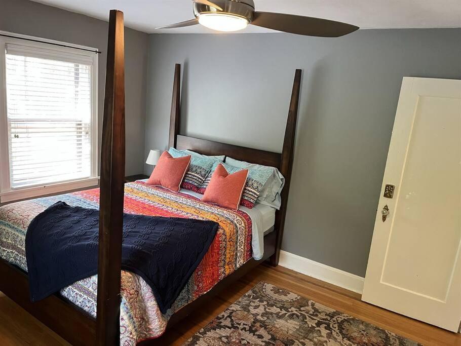Historic Twin Tudors Inn Sioux Falls Bagian luar foto