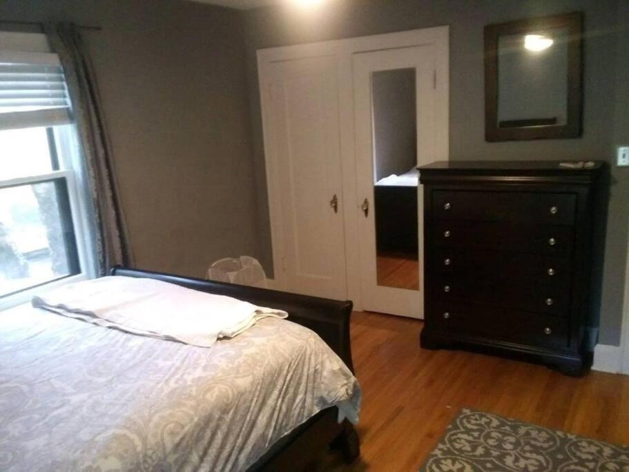 Historic Twin Tudors Inn Sioux Falls Bagian luar foto