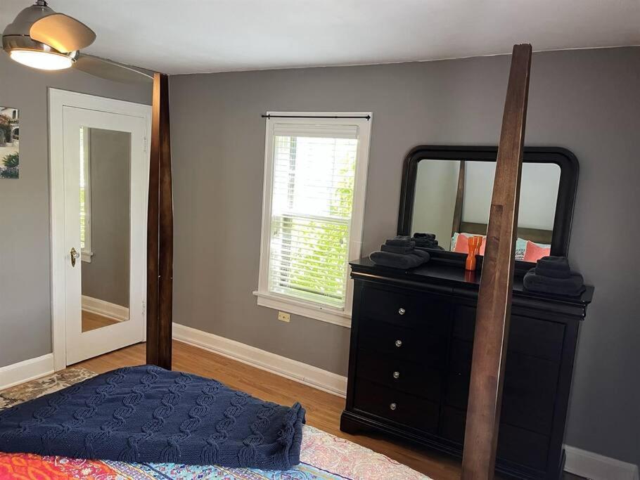 Historic Twin Tudors Inn Sioux Falls Bagian luar foto