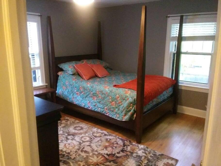 Historic Twin Tudors Inn Sioux Falls Bagian luar foto