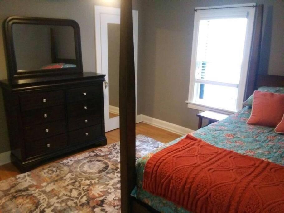 Historic Twin Tudors Inn Sioux Falls Bagian luar foto
